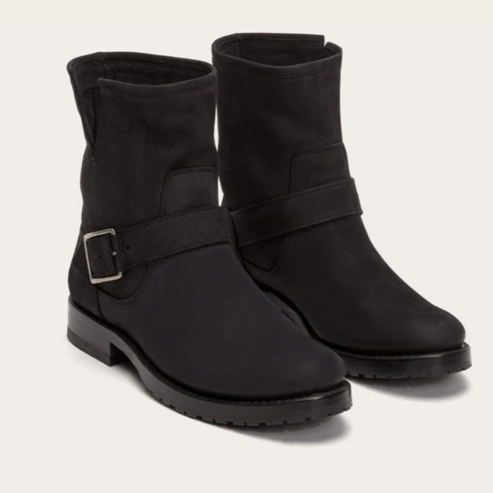 Frye Natalie Short Engineer, Size 8